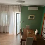 Lili Flora Apartman *