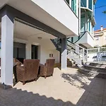 Lili Flora Apartman Zára