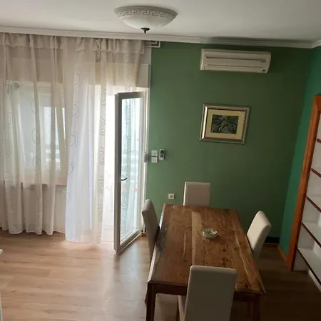 Lili Flora Apartmán *