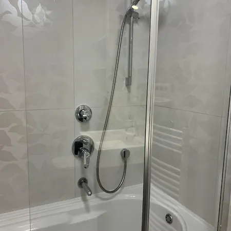 Lili Flora Задар