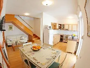 Apartament Lili Flora