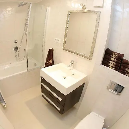 Lili Flora Апартаменти