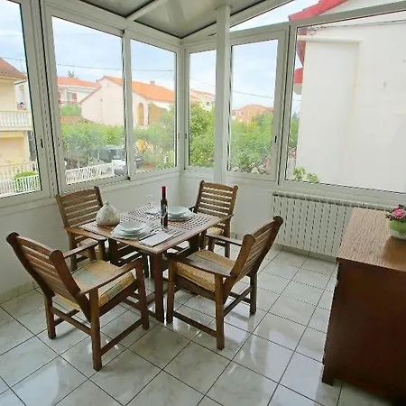 Apartament Lili Flora *