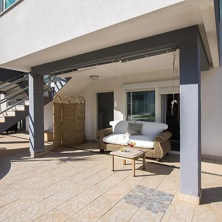 Apartament Lili Flora